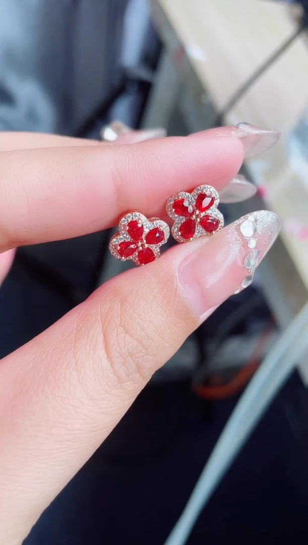 【闪购商品】彩色蓝宝石耳饰银S925镶嵌耳饰