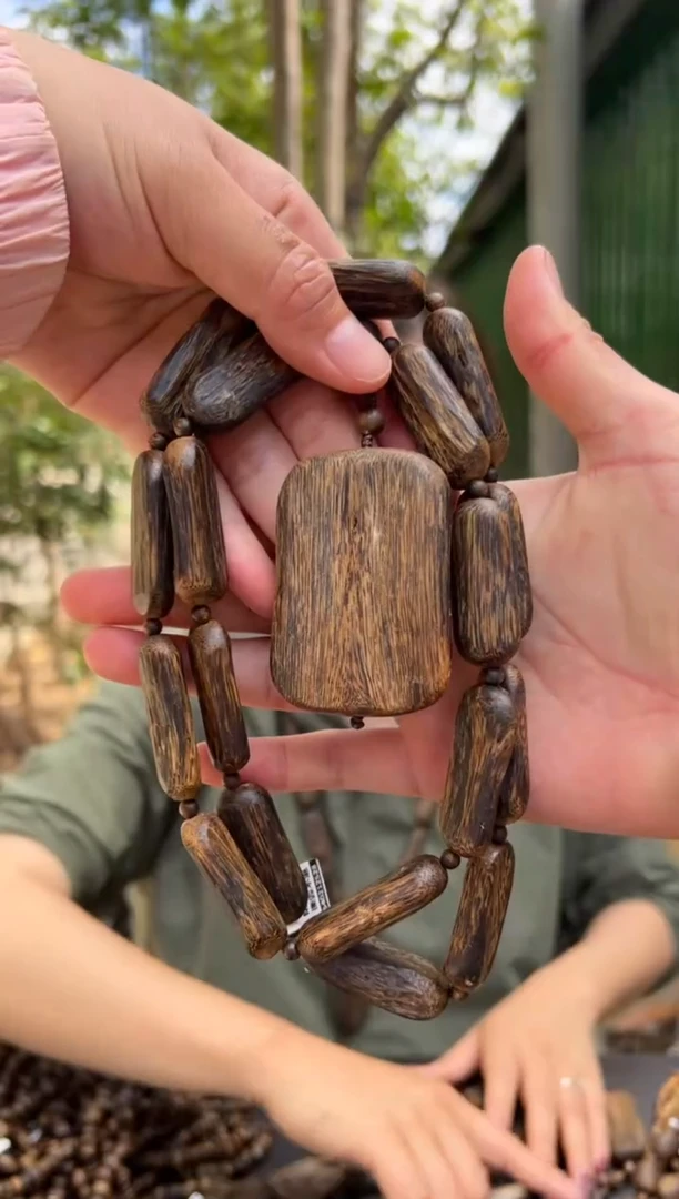 【闪购商品】沉香吊坠74克张勺子高油吊坠