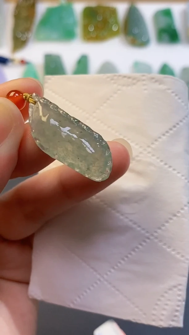 翡翠挂件未镶嵌