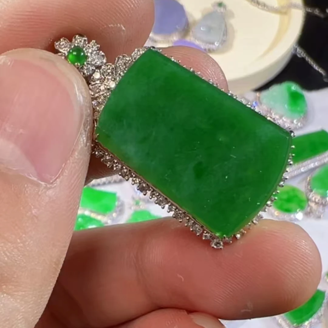 缅甸天然翡翠无事牌