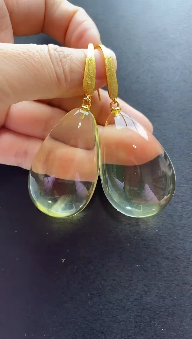 裸石琥珀未镶嵌耳坠