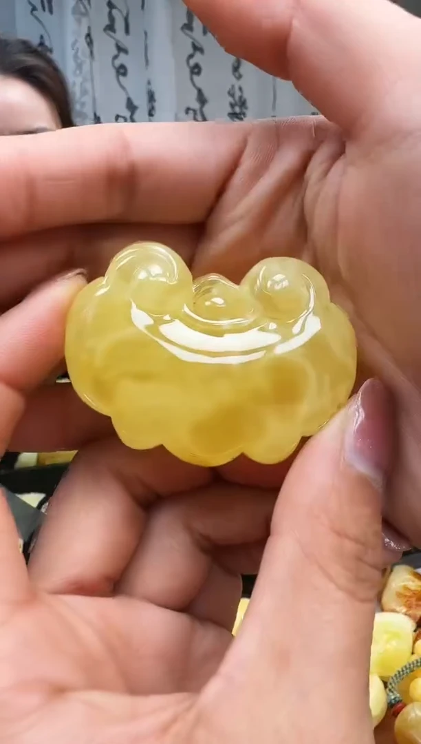 【闪购商品】琥珀裸石未镶嵌挂坠