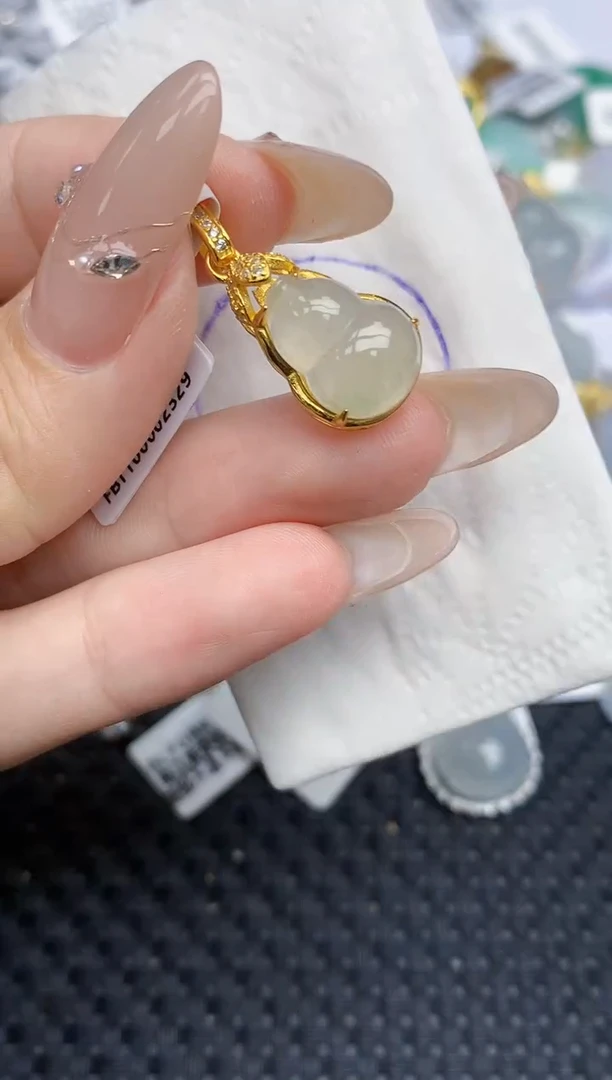 颈饰银S925镶嵌翡翠104   天然翡翠A货  百元以上9米证书费自理