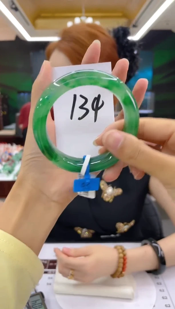 石英质玉（非洲翠）手镯未镶嵌天然冰飘花