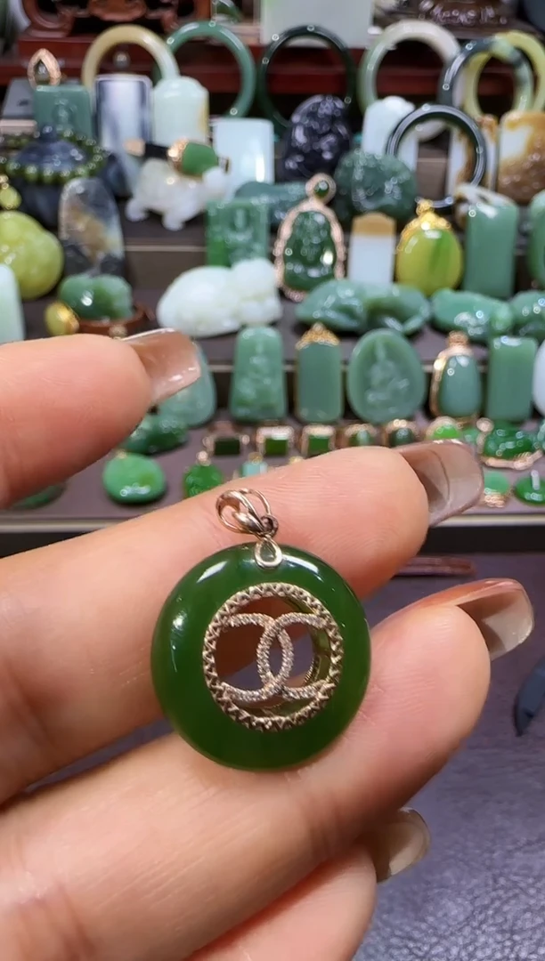 18K金镶嵌和田玉挂件 【宏1218】31