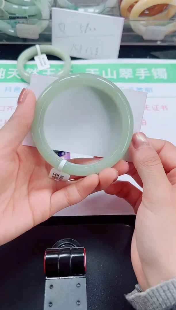 未镶嵌手镯石英质玉68-57/58