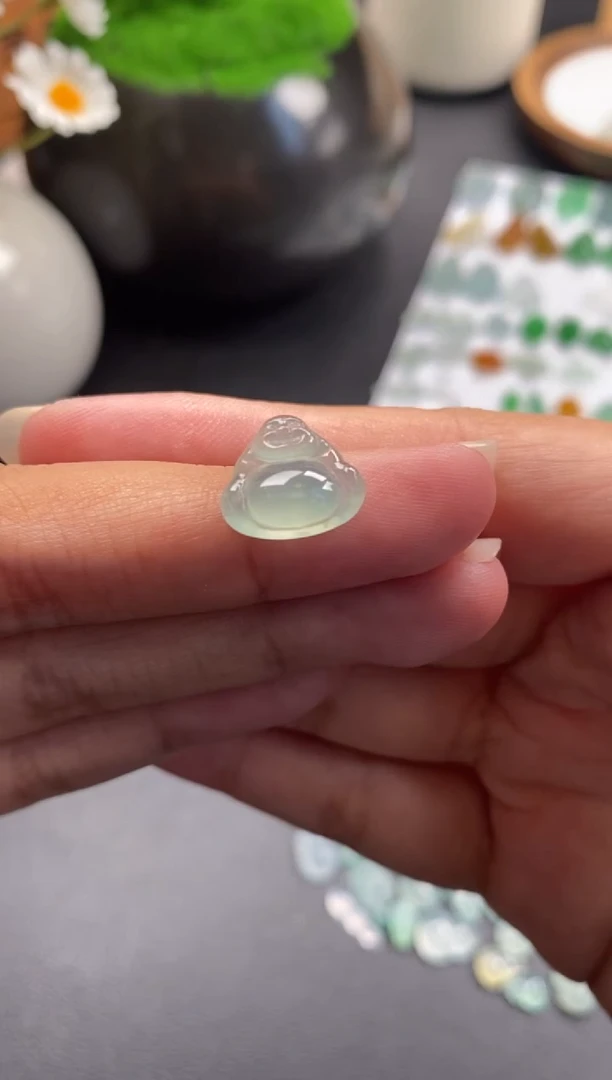 颈饰未镶嵌翡翠冰种佛公