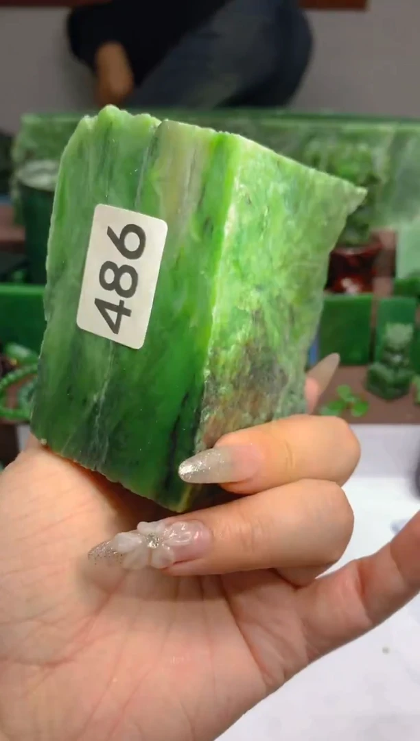 和田玉（碧玉）未镶嵌珠宝半成品1