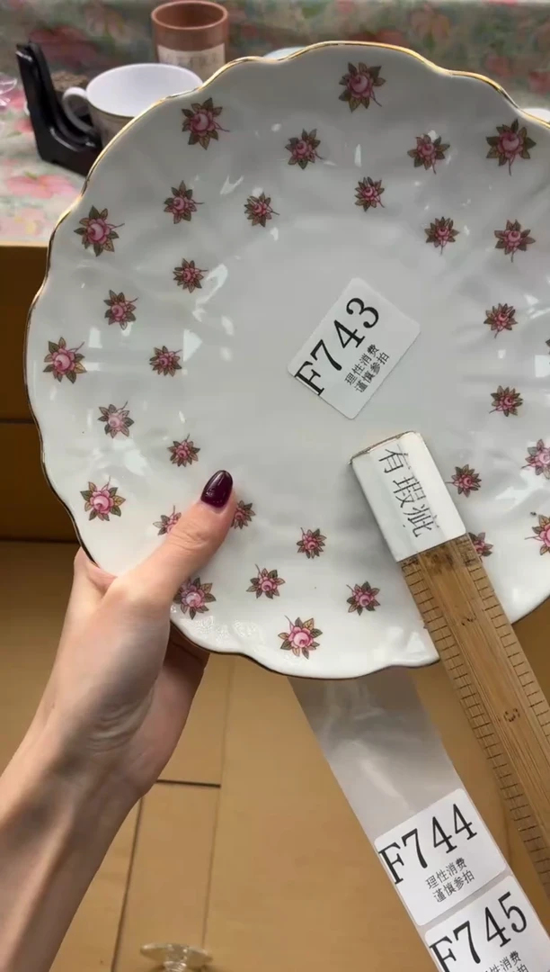 瓷片追****者       F743