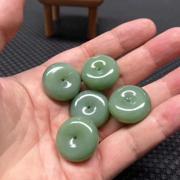 【新疆和田玉老郑】和田玉平安扣挂件 (多样性发1件) 1779