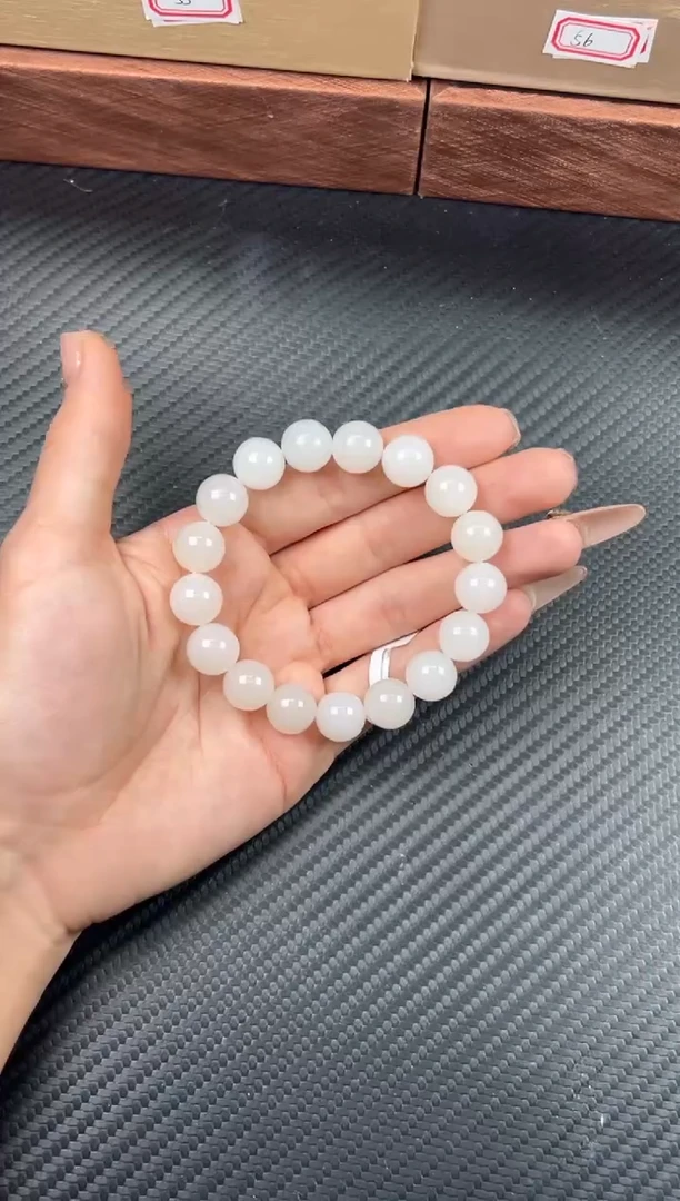 未镶嵌手串和田玉黑山微色差卡12M