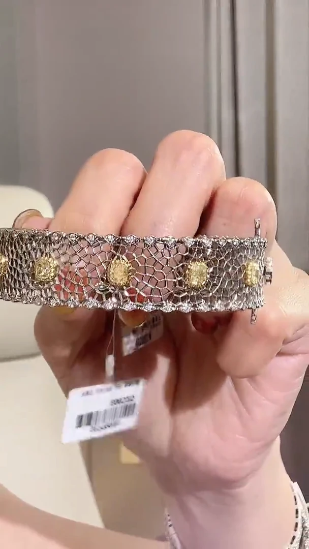 18K金镶嵌手镯钻石手镯