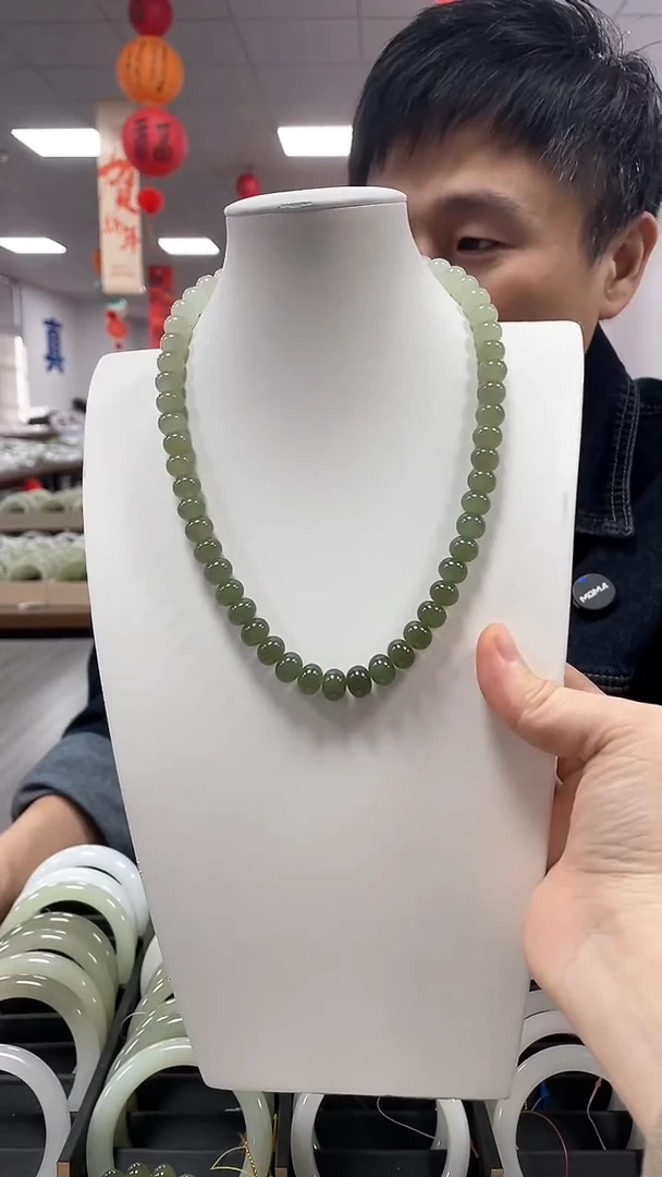 【闪购商品】和田玉颈饰未镶嵌高品湖水渐变卡10算盘珠项链一条
