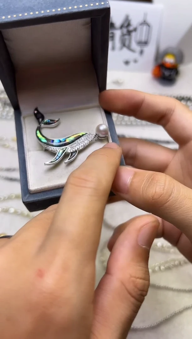 未镶嵌胸饰海水珍珠珍珠