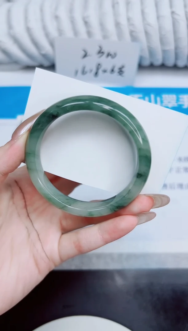 未镶嵌手镯石英质玉124/54