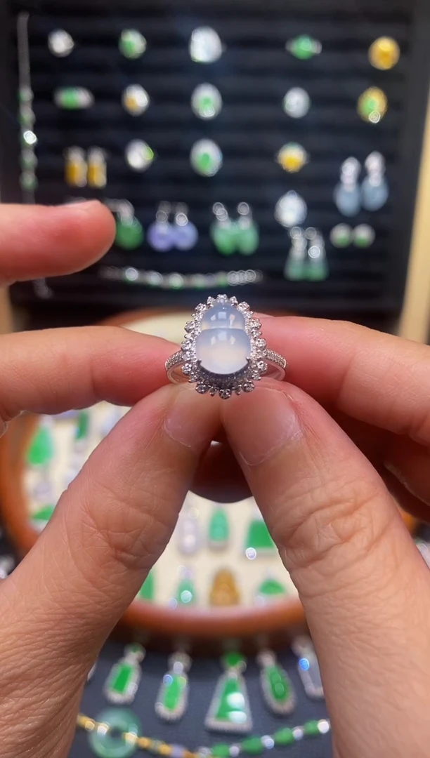 翡翠戒指18K金镶嵌白冰葫芦戒指