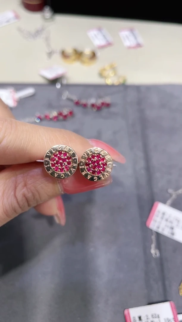 18K金镶嵌天然红宝石耳饰 K玫