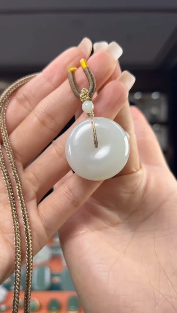 颈饰未镶嵌和田玉佩佩30mm左右