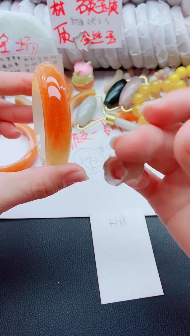 【闪购商品】石英质玉手镯未镶嵌H68-55-57