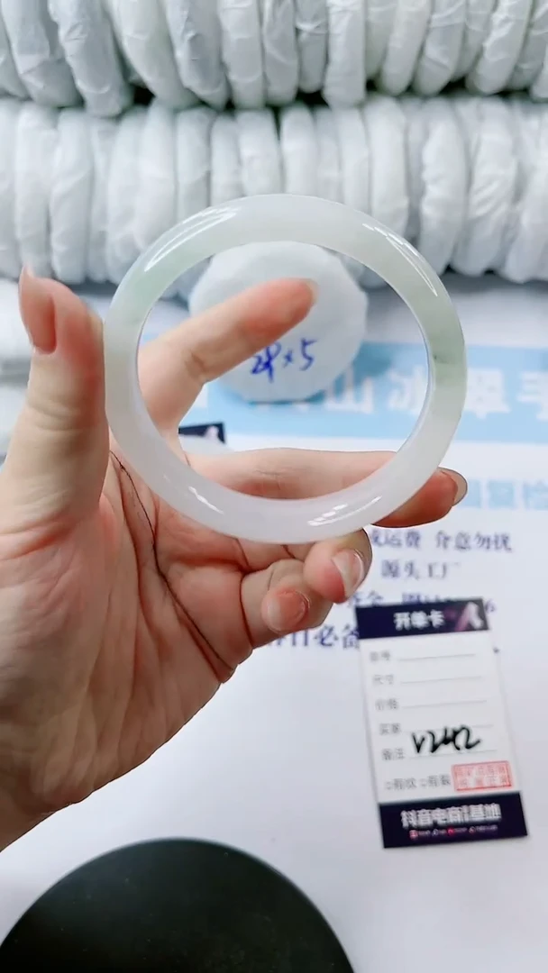 【闪购商品】石英质玉手镯未镶嵌多样性发货V242
