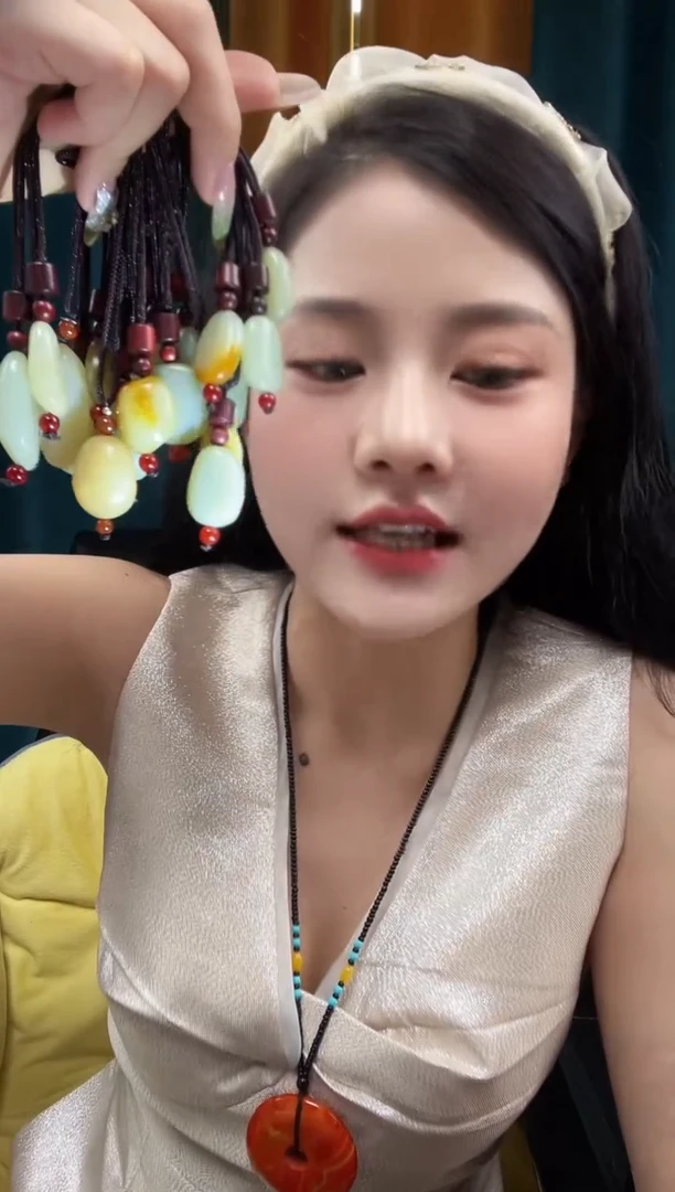 和田玉未镶嵌颈饰c138