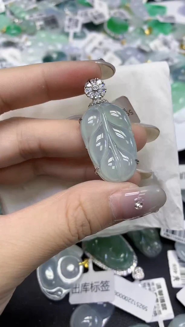 颈饰未镶嵌翡翠天然缅甸翡翠A货百元以上9元证书费自理