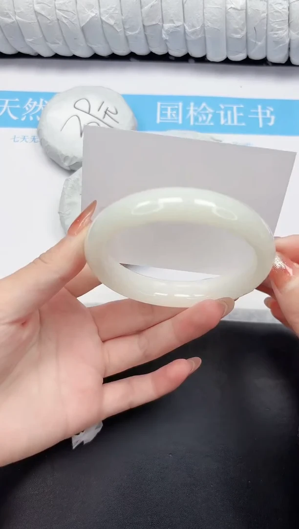 未镶嵌手镯石英质玉126-65.3
