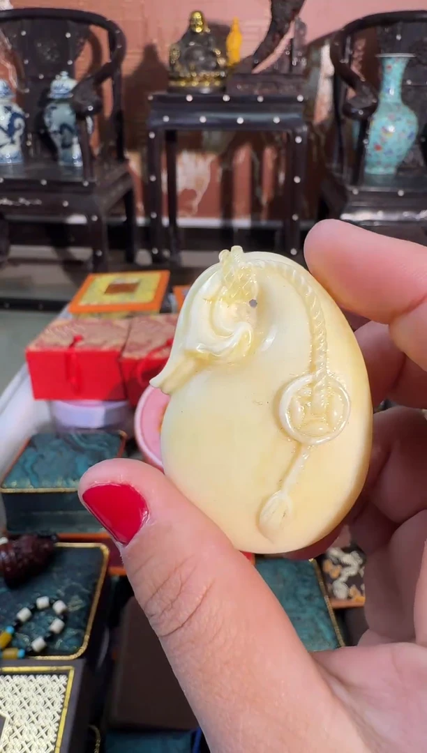 琥珀颈饰未镶嵌老板娘推荐------------