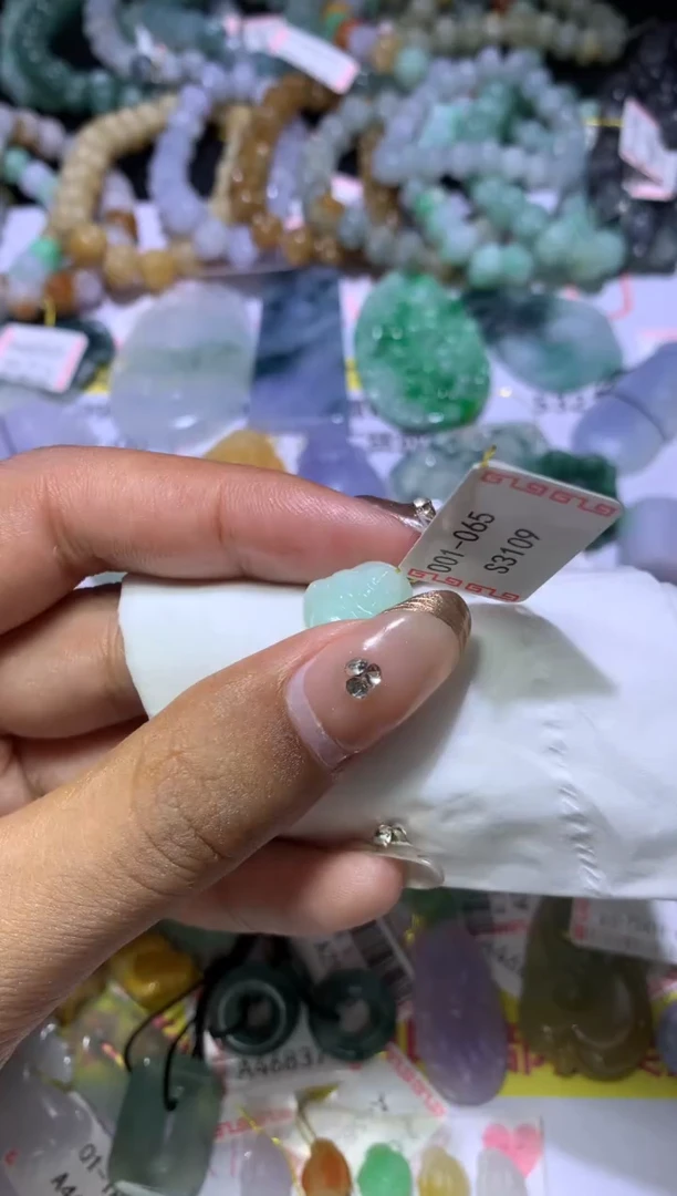 【闪购商品】翡翠挂件未镶嵌MJX032291