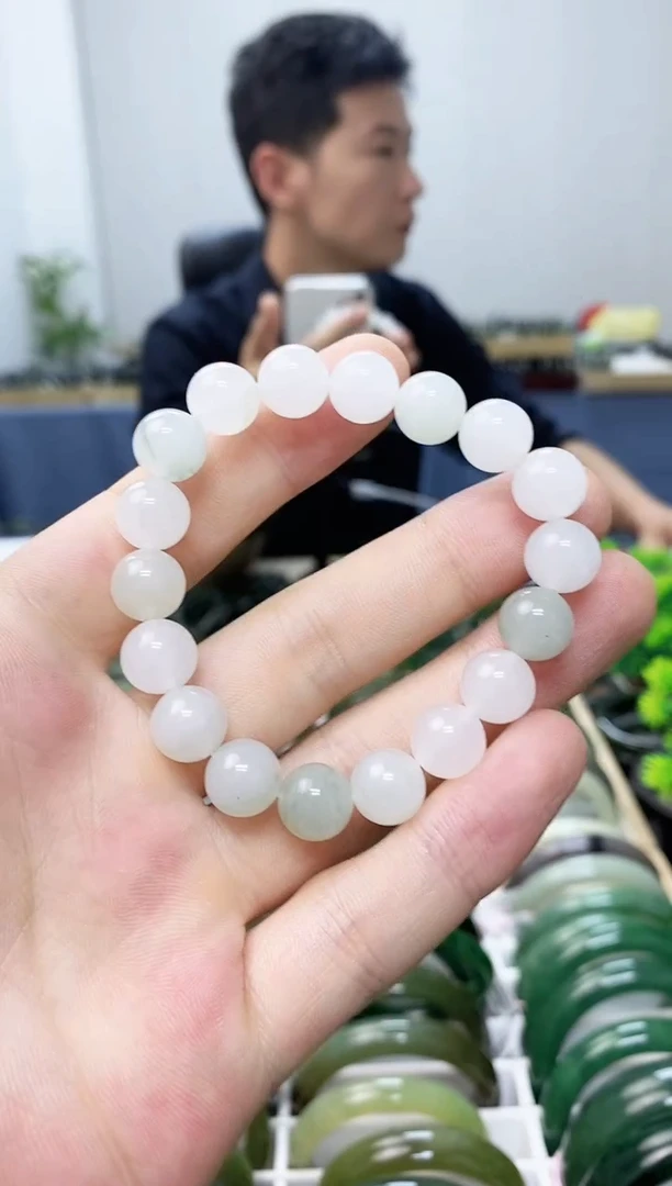 透闪石质玉手镯未镶嵌10mm