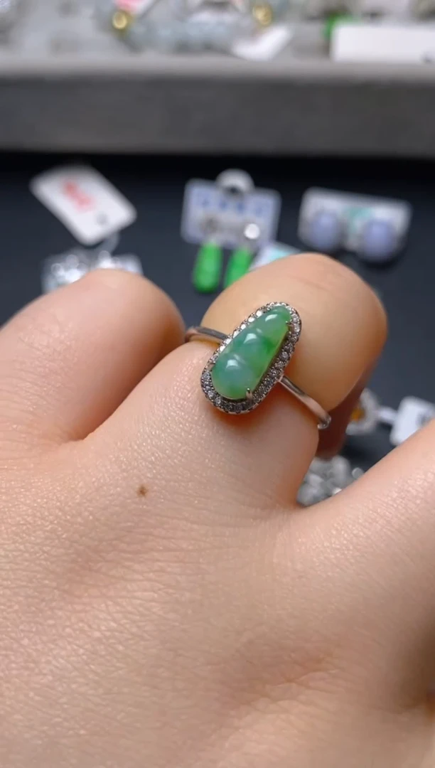 银S925镶嵌戒指翡翠百内无证书