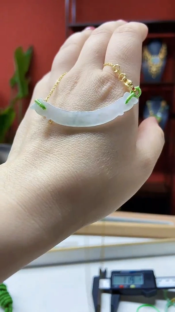 颈饰未镶嵌翡翠吊坠