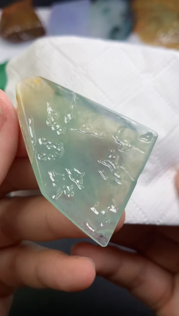 颈饰未镶嵌翡翠