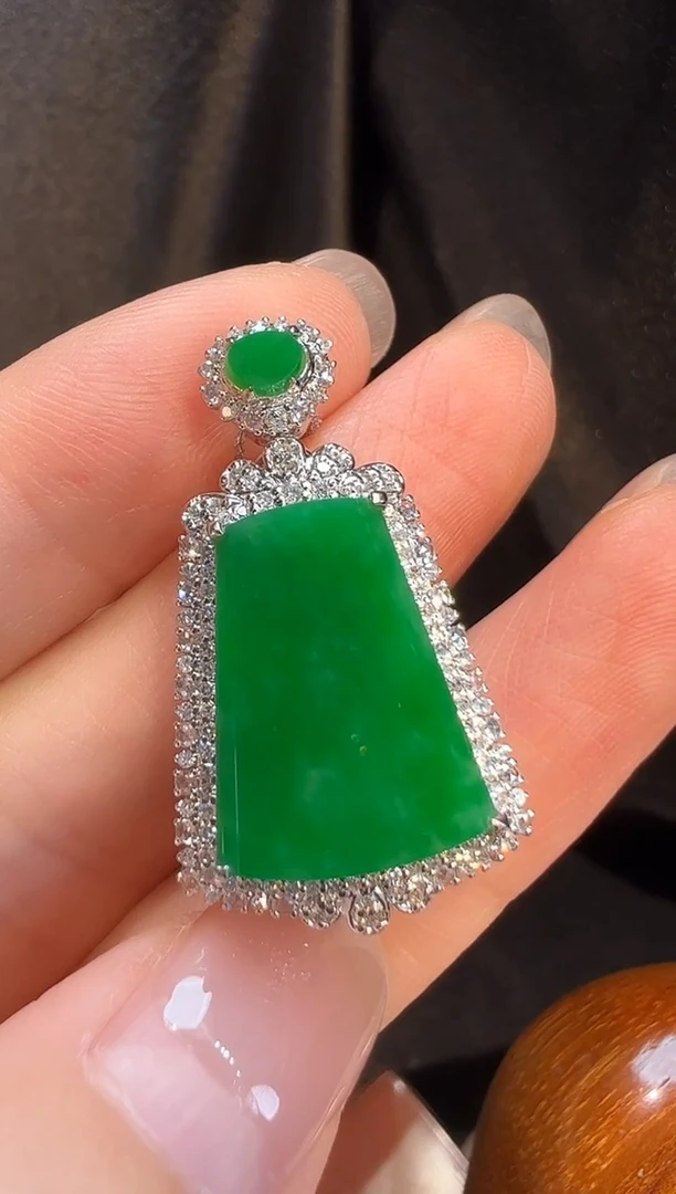 吊坠(不含链)18K金镶嵌翡翠L6吊坠