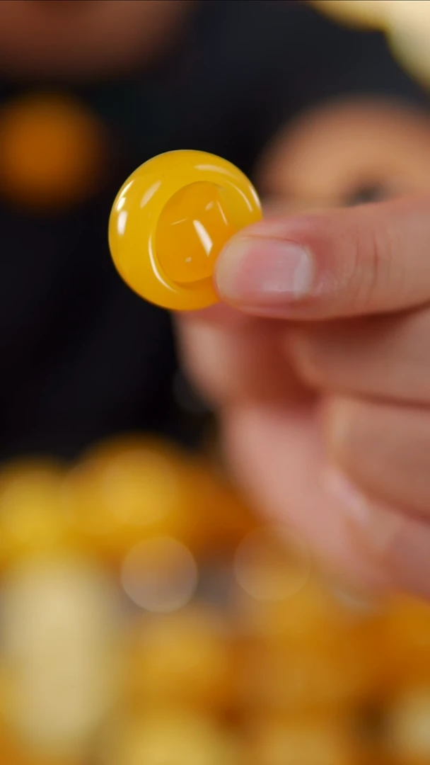 裸石琥珀未镶嵌焦皮料指环内径16.6mm