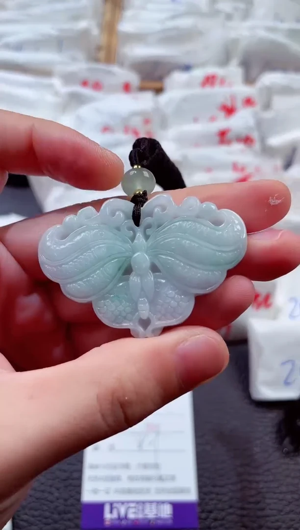 翡翠未镶嵌颈饰00003242多样性发其一