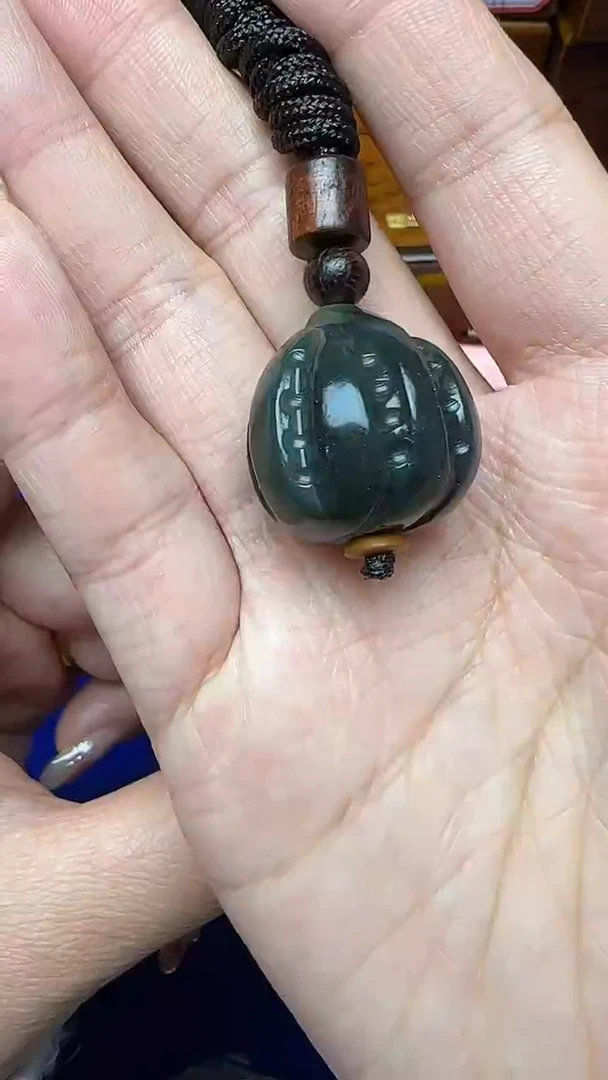 未镶嵌和田玉挂件情*义1