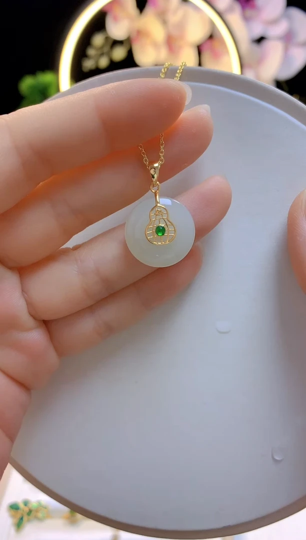 和田玉银S925镶嵌吊坠(赠链)葫芦款平安扣