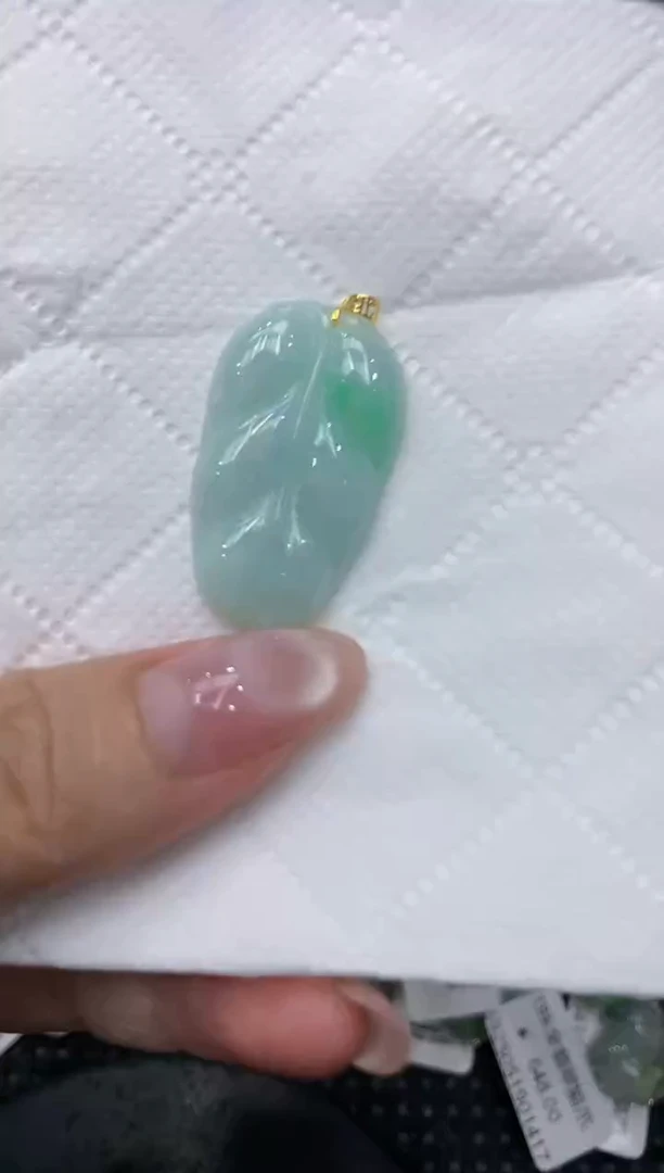 翡翠18K金镶嵌颈饰111111111