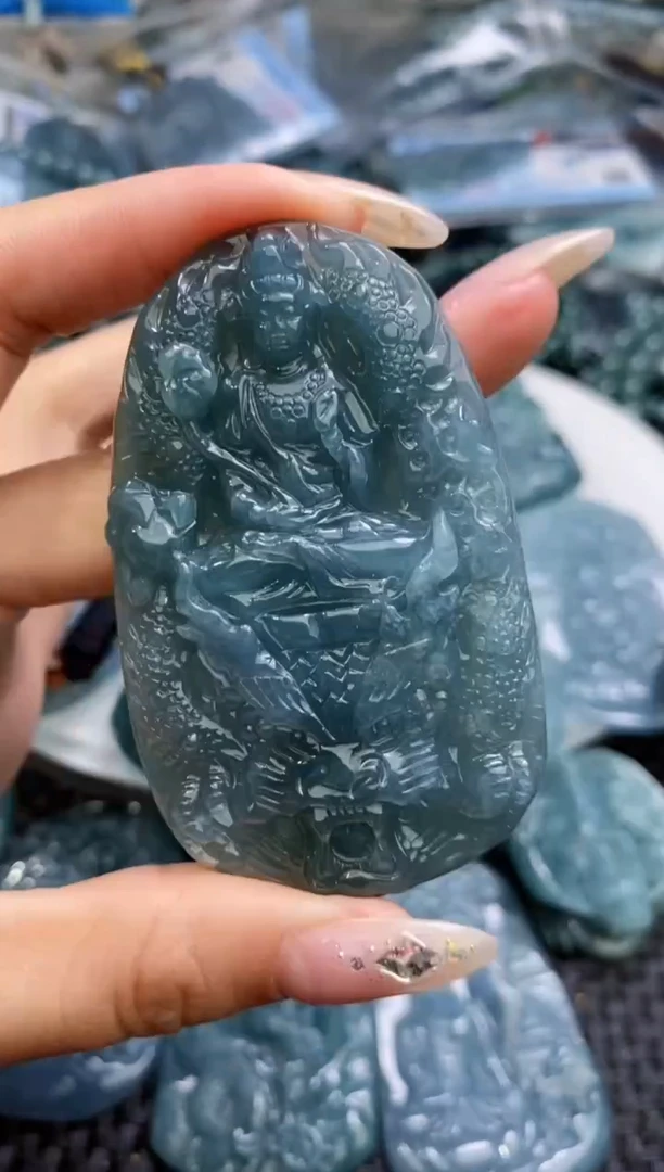 【闪购商品】翡翠颈饰未镶嵌          