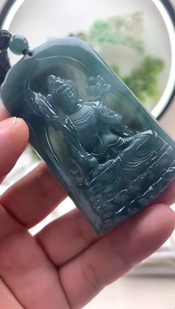 颈饰未镶嵌翡翠虚空藏