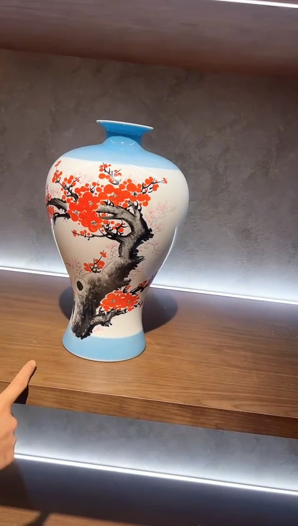 陈春华报春图影青梅瓶20