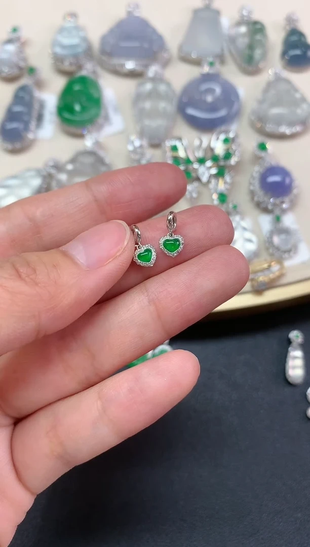 【闪购商品】翡翠吊坠(不含链)18K金镶嵌多样性发其一D984|980