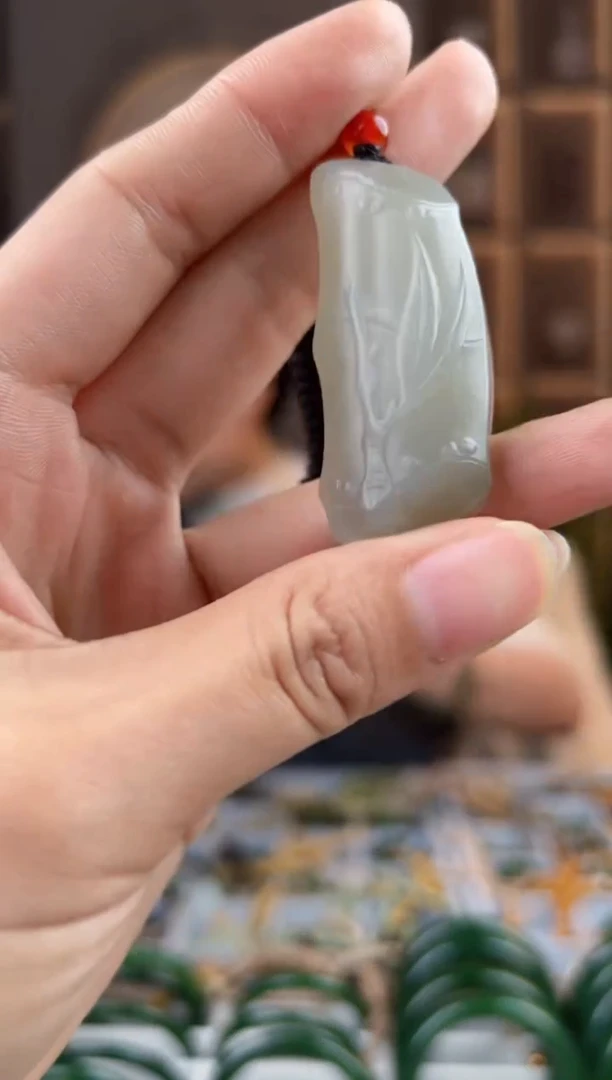 颈饰未镶嵌和田玉拍一发一，拍一发一