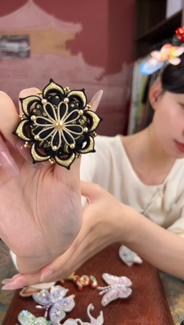 刺绣苏绣世家非遗手工（胸针）