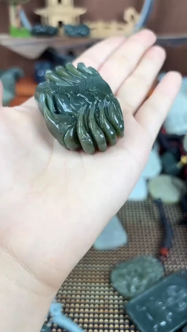 和田玉未镶嵌颈饰1