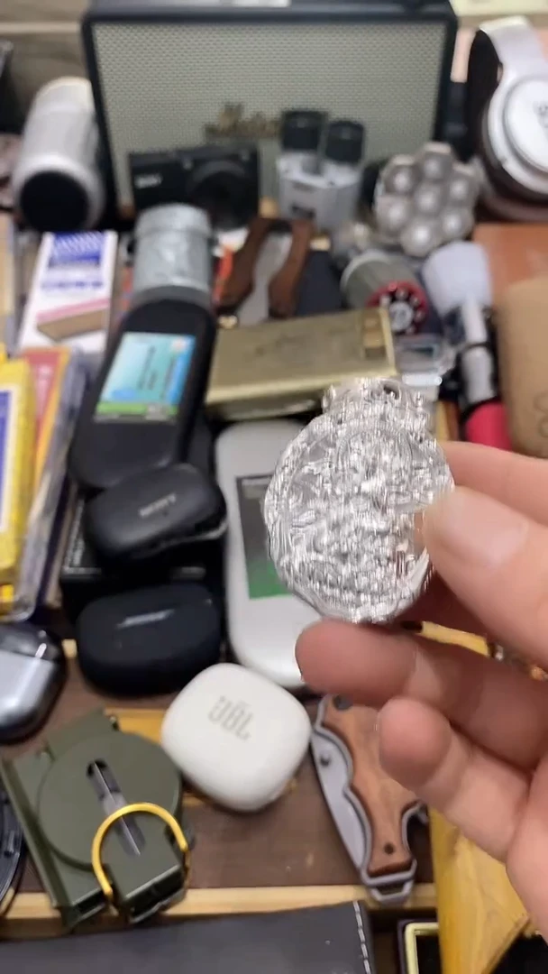 瓷片闪购商品  如图所示