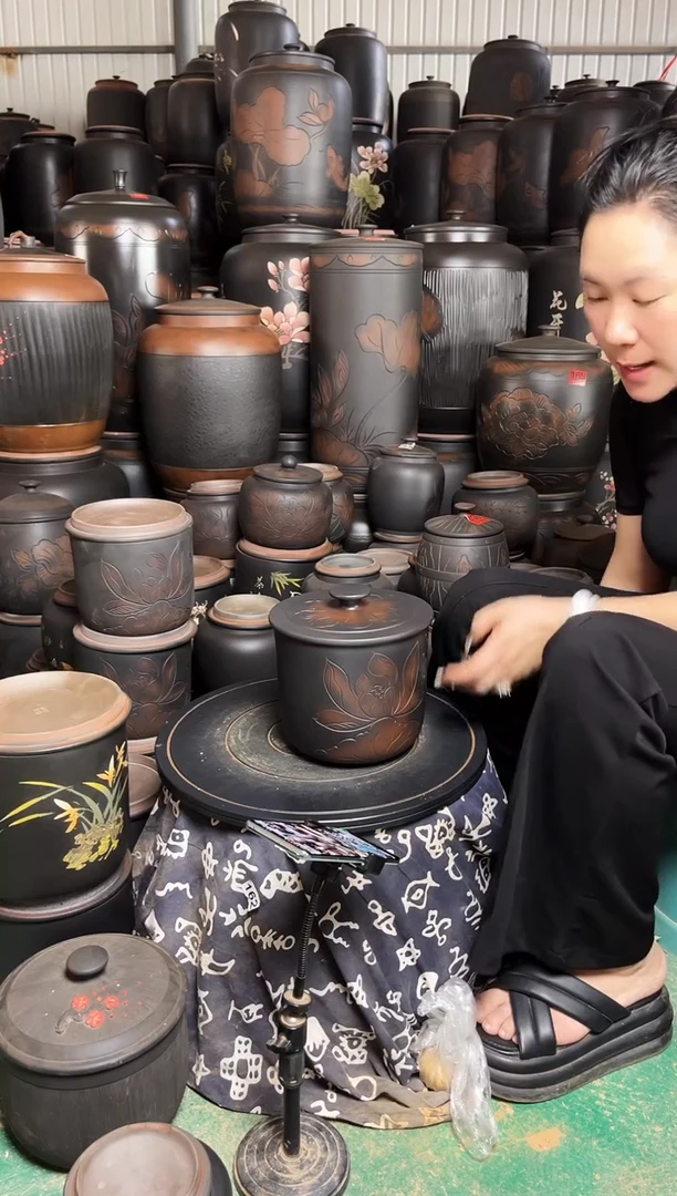 罐瑕疵茶叶罐 荷花小五饼 754