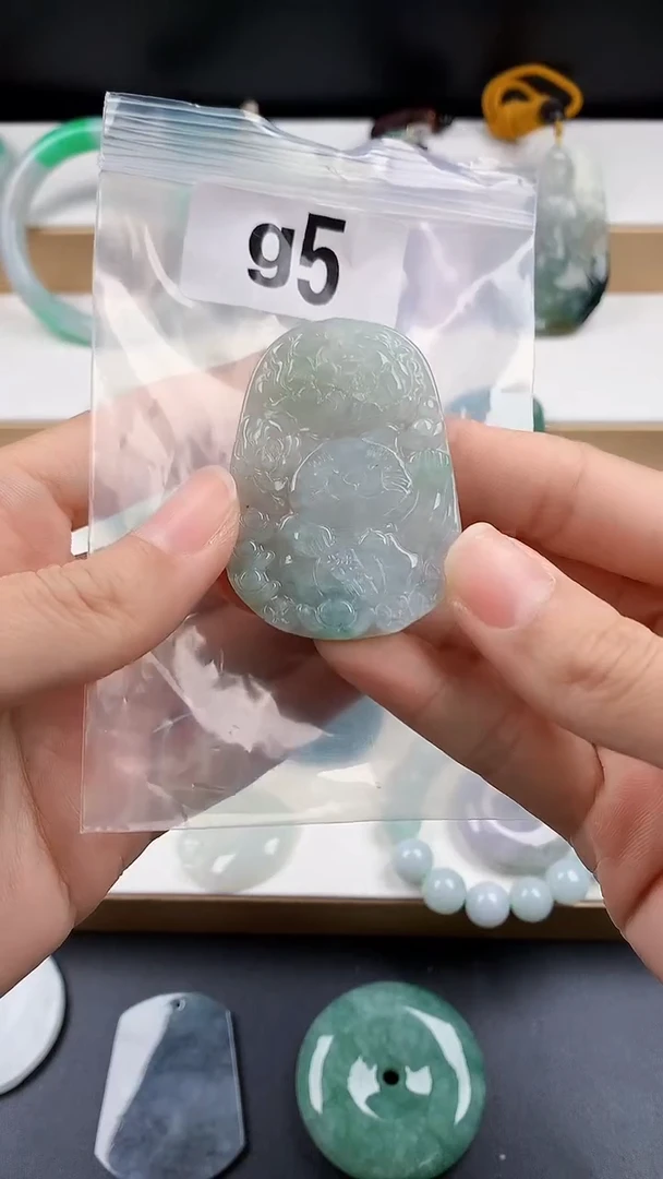 颈饰未镶嵌翡翠天然翡翠吊坠挂件