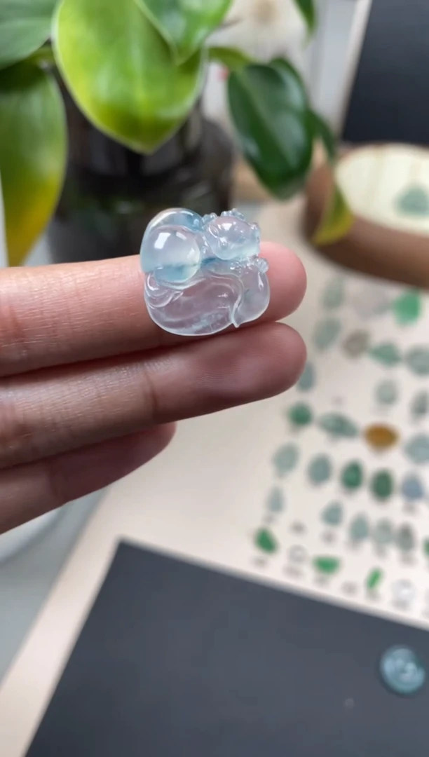 【闪购商品】翡翠颈饰未镶嵌翡翠冰飘花裸石